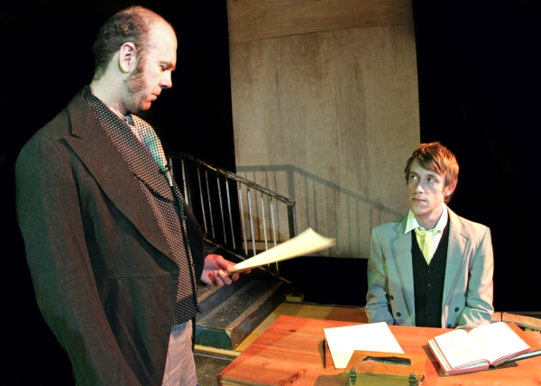 El abogado y Bartleby en una escena de la adaptación teatral del relato de Melville dirigida por Richard Cotovksy