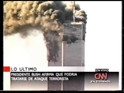 Imagen captada de un canal de televisión informando de los atentados del 11 de septiembre de 2001 contra los Torres Gemelas de Nueva York